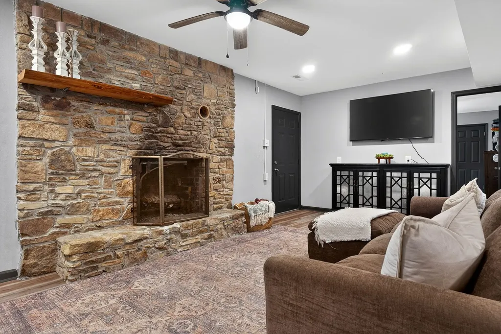 9388 Harrison Ferry Road Mcminnville TN 37110