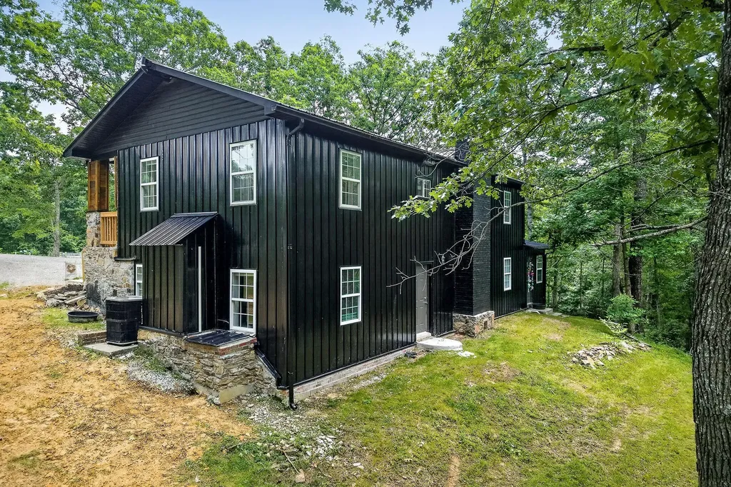 9388 Harrison Ferry Road Mcminnville TN 37110