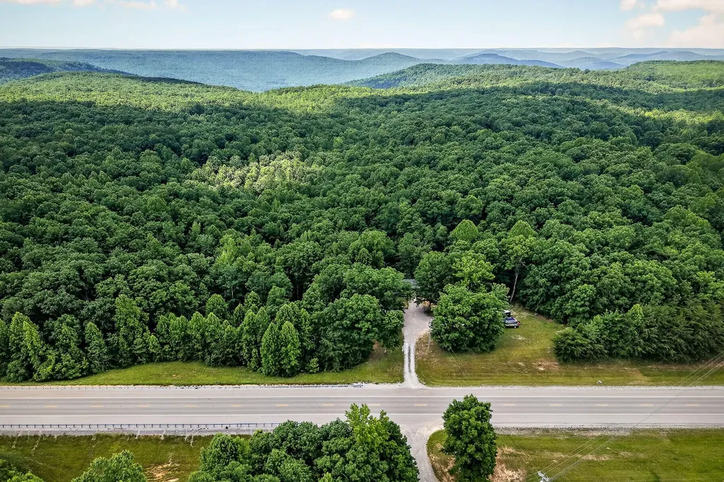9388 Harrison Ferry Road Mcminnville TN 37110