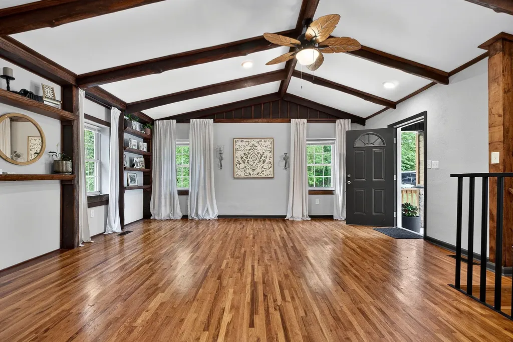 9388 Harrison Ferry Road Mcminnville TN 37110