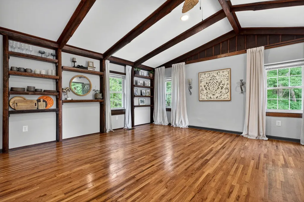 9388 Harrison Ferry Road Mcminnville TN 37110