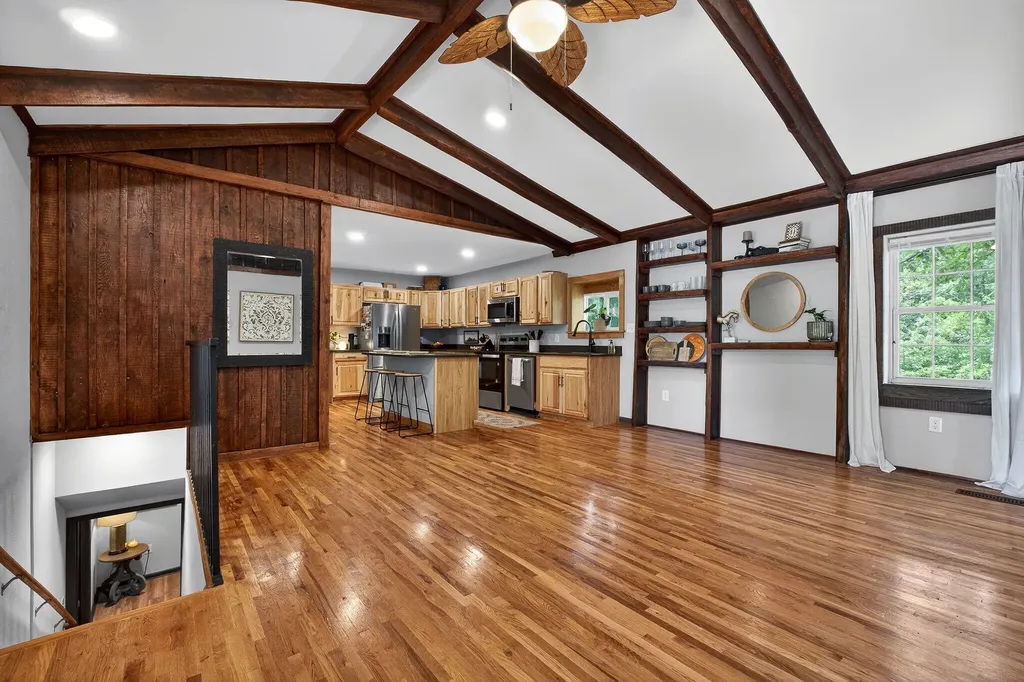 9388 Harrison Ferry Road Mcminnville TN 37110