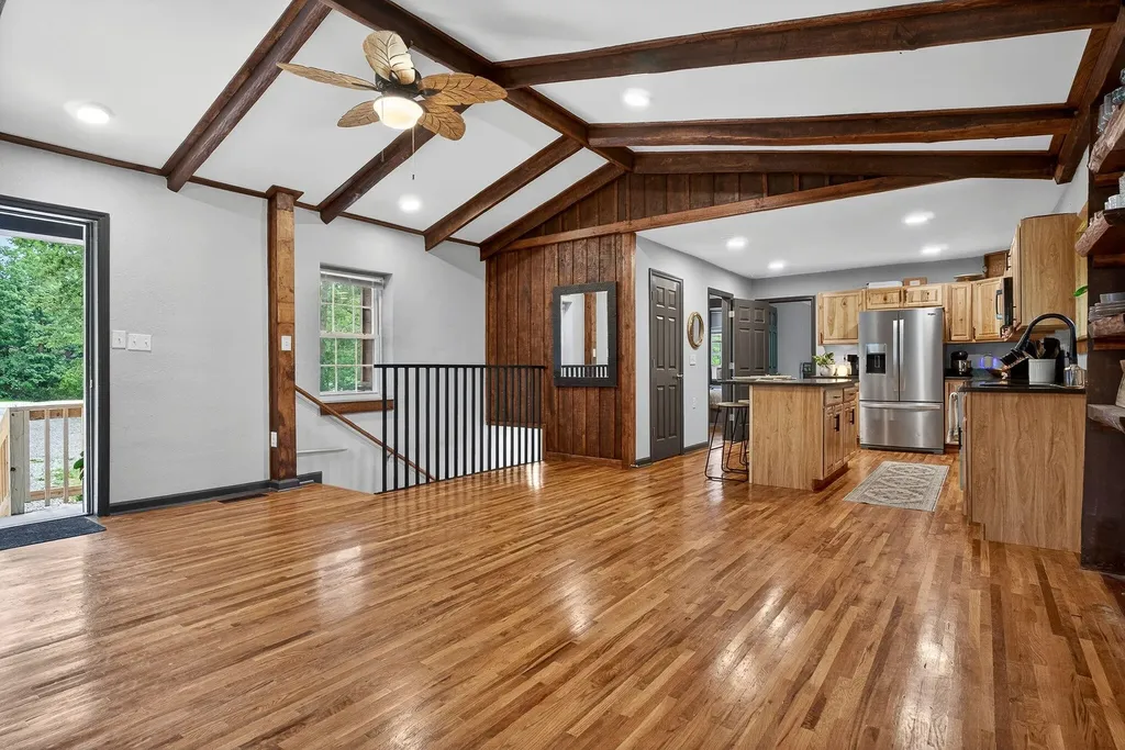 9388 Harrison Ferry Road Mcminnville TN 37110