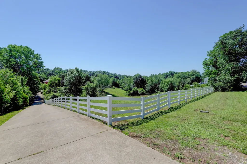 2251 Davidson Graveyard Road Clarksville TN 37043