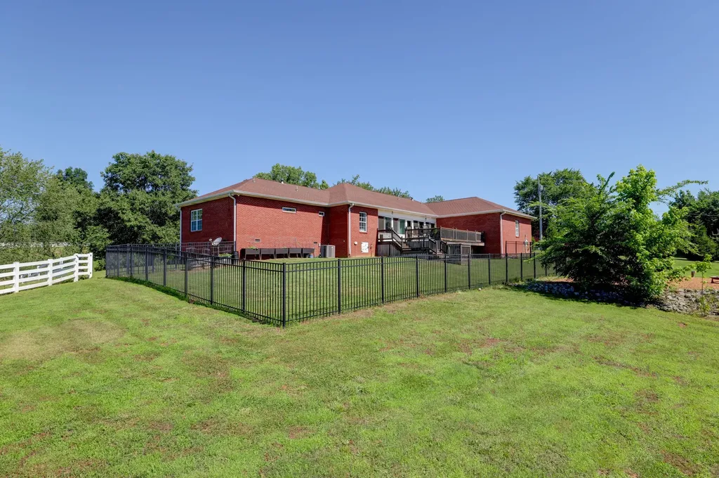 2251 Davidson Graveyard Road Clarksville TN 37043