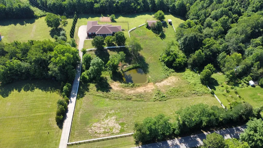 2251 Davidson Graveyard Road Clarksville TN 37043