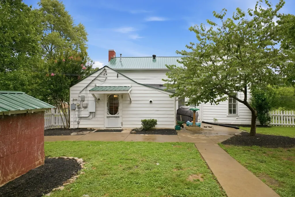 2650 Old Lebanon Dirt Road Mount Juliet TN 37122