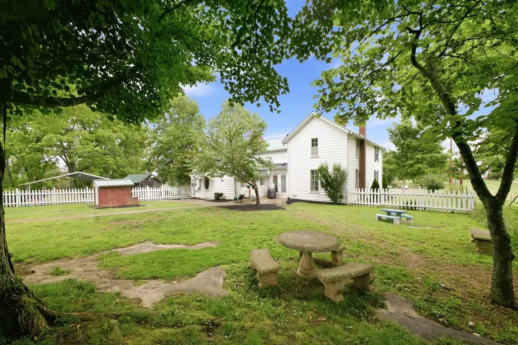 2650 Old Lebanon Dirt Road Mount Juliet TN 37122