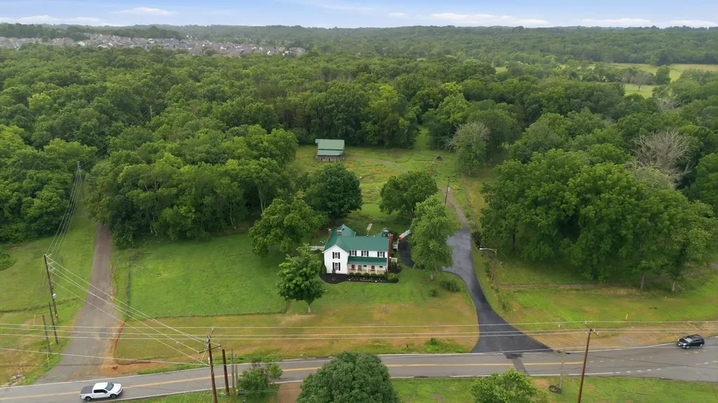 2650 Old Lebanon Dirt Road Mount Juliet TN 37122
