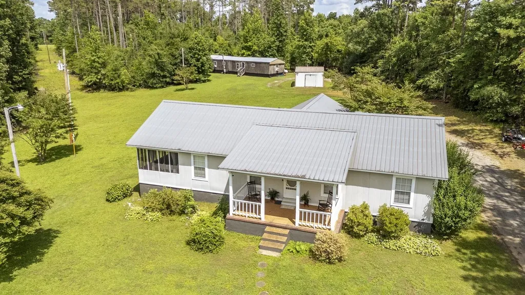1640 Lick Creek Road Michie TN 38357