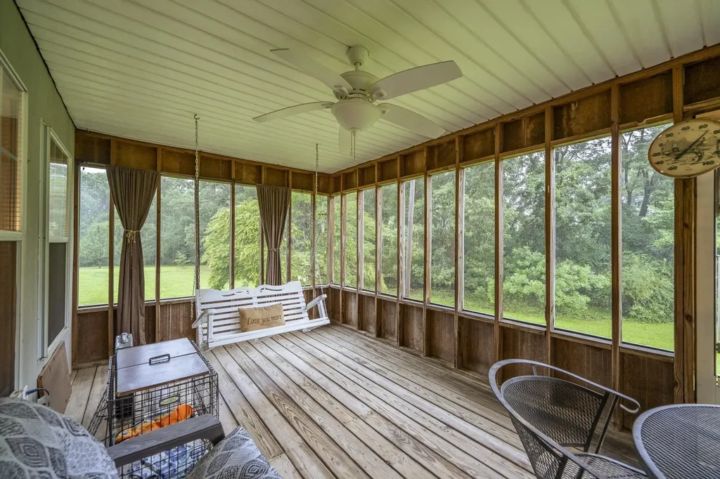 1640 Lick Creek Road Michie TN 38357