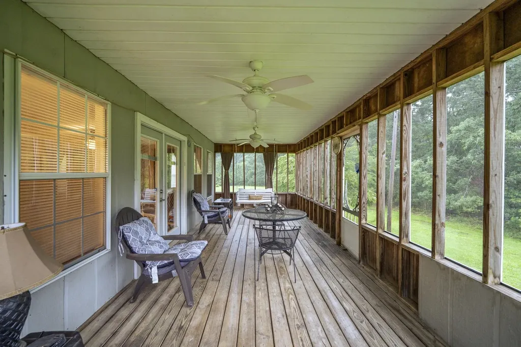 1640 Lick Creek Road Michie TN 38357
