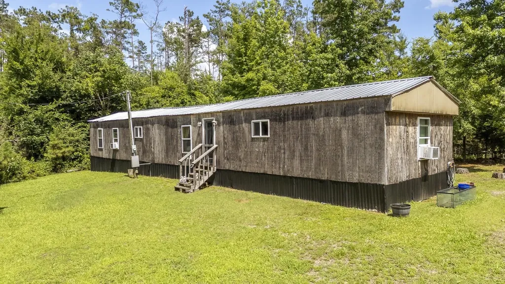 1640 Lick Creek Road Michie TN 38357