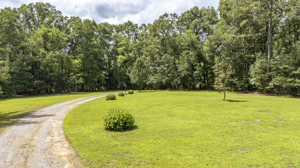 1640 Lick Creek Road Michie TN 38357