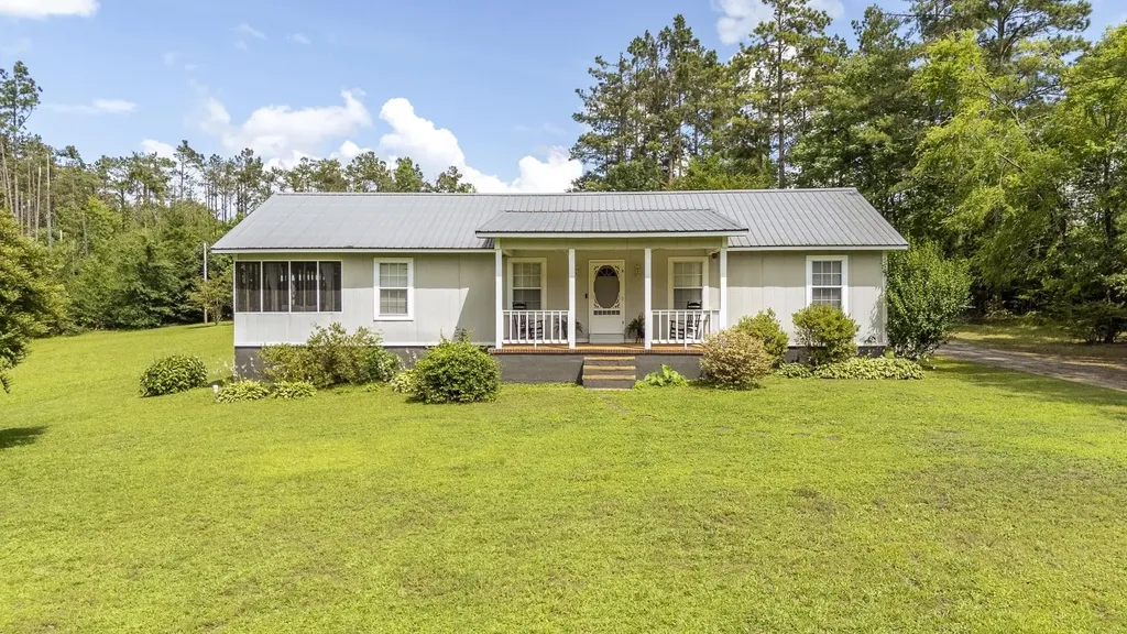 1640 Lick Creek Road Michie TN 38357