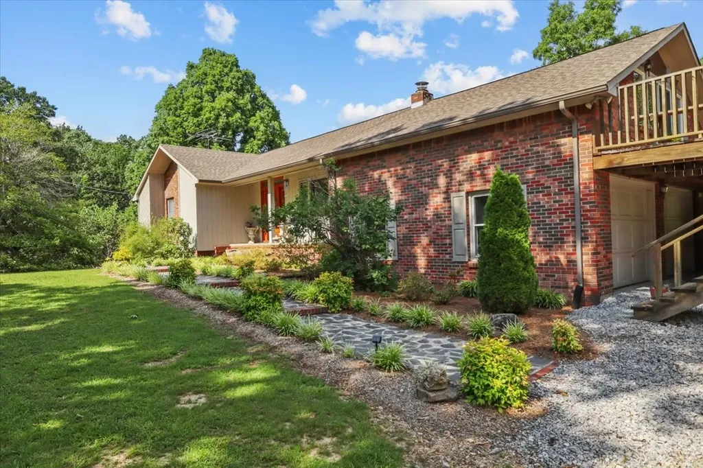 3438 Highway 13 N Waverly TN 37185