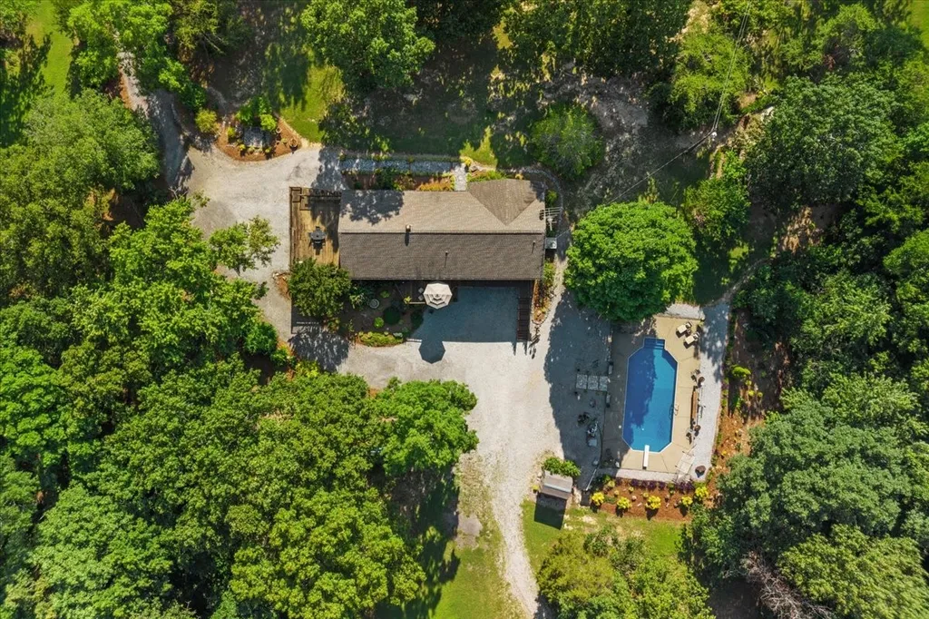 3438 Highway 13 N Waverly TN 37185