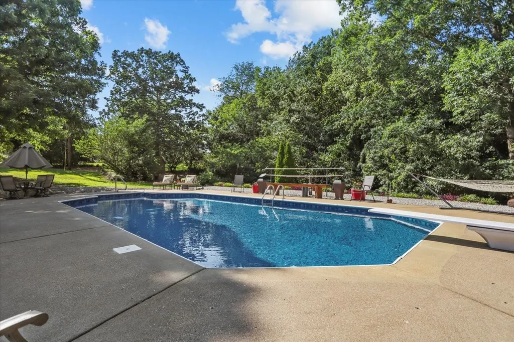 3438 Highway 13 N Waverly TN 37185