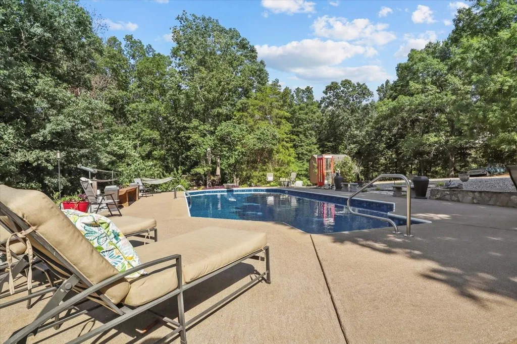 3438 Highway 13 N Waverly TN 37185