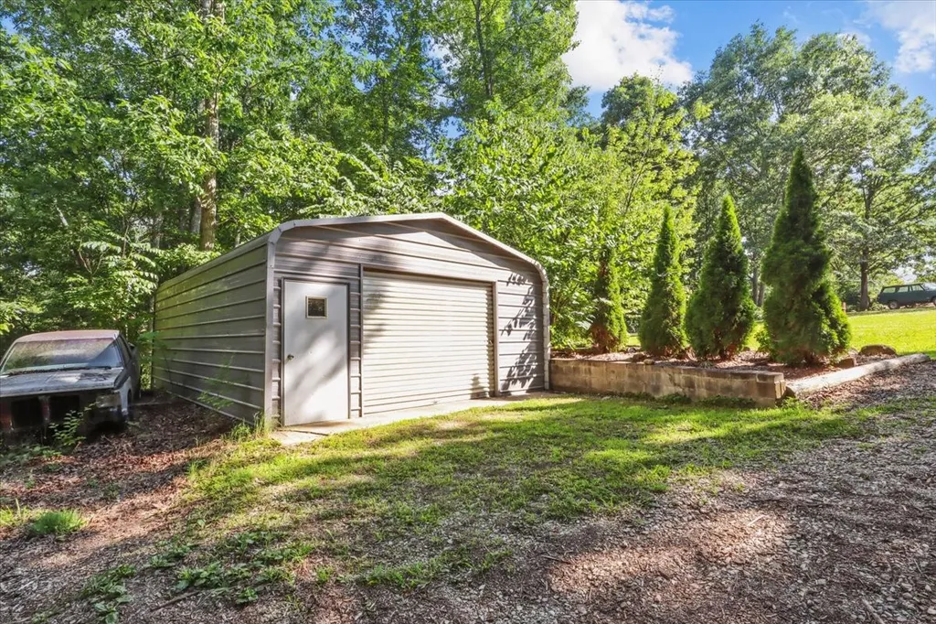 3438 Highway 13 N Waverly TN 37185