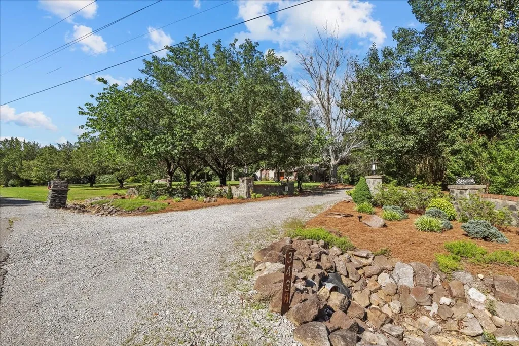 3438 Highway 13 N Waverly TN 37185