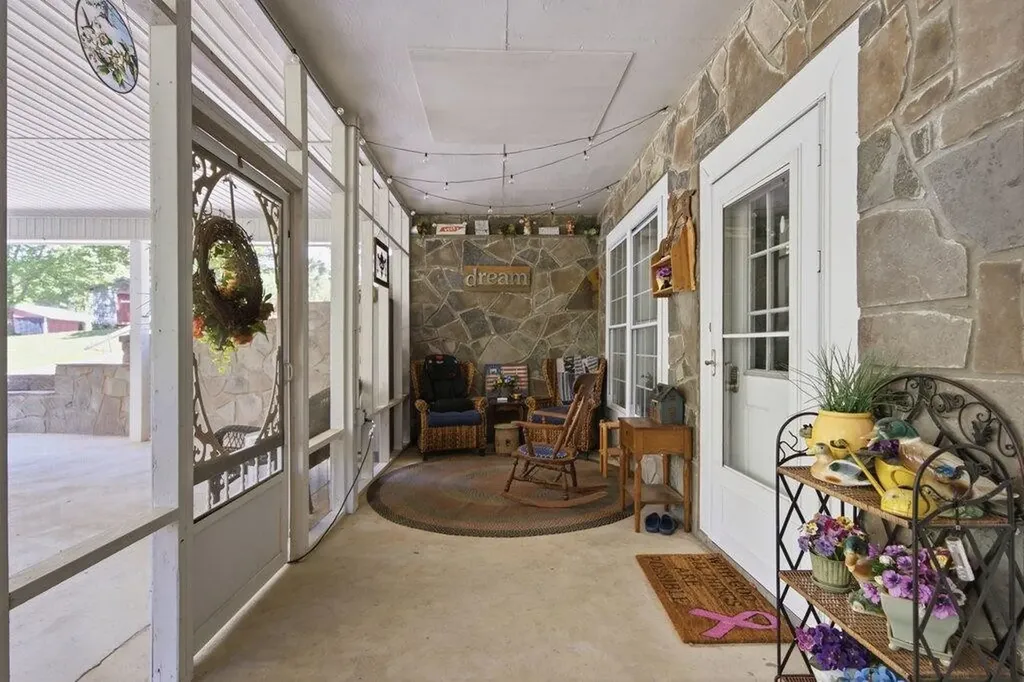 350 Piney Point Road Spring City TN 37381