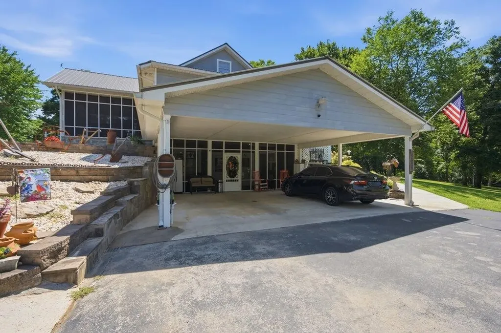 350 Piney Point Road Spring City TN 37381