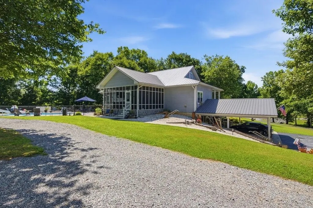 350 Piney Point Road Spring City TN 37381