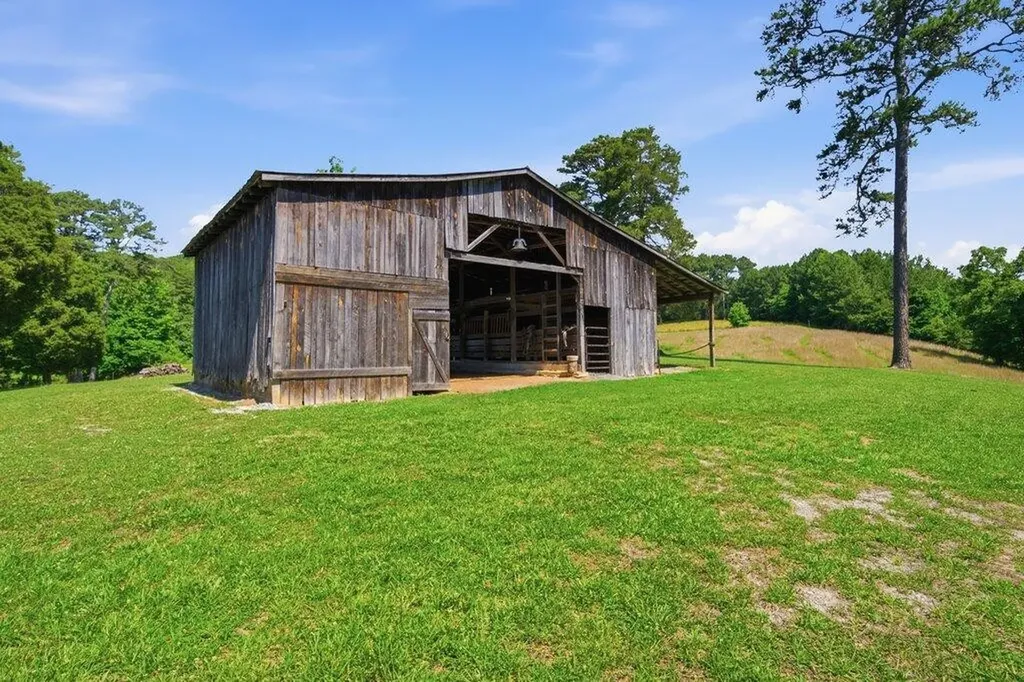 350 Piney Point Road Spring City TN 37381