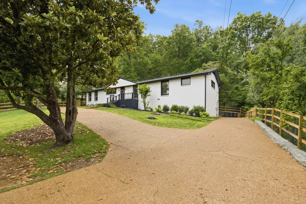 6555 Brownlee Drive Nashville TN 37205