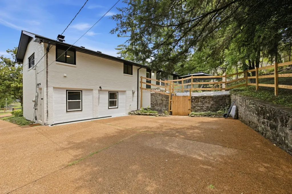 6555 Brownlee Drive Nashville TN 37205