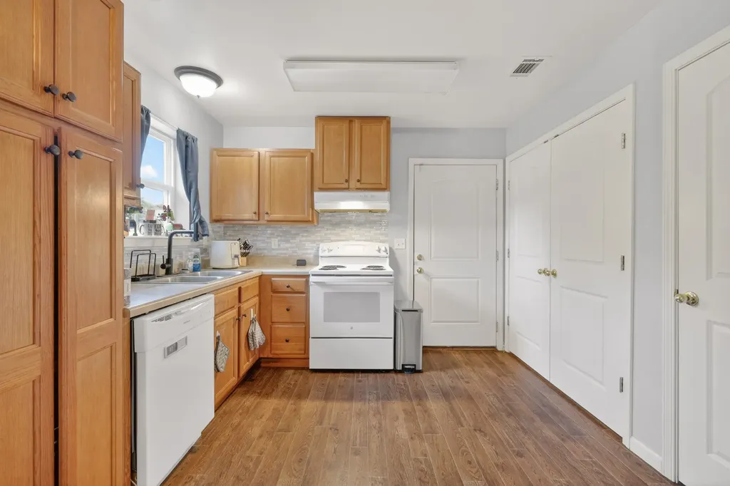 119 Silver Leaf Circle Dickson TN 37055