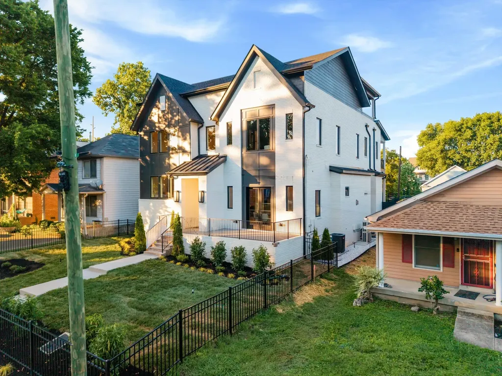 928 11th Ave, N Nashville TN 37208