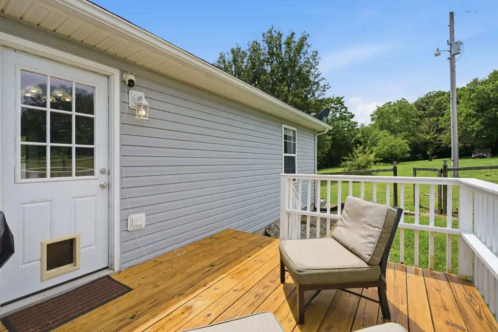 3166 Burr Road Springfield TN 37172