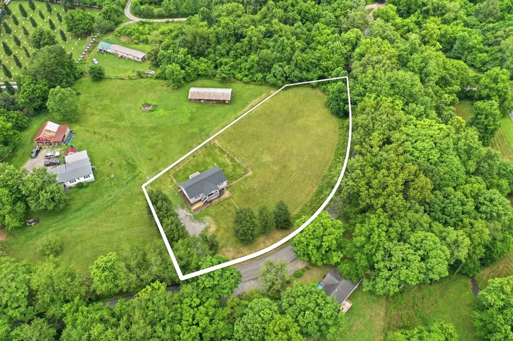 3166 Burr Road Springfield TN 37172
