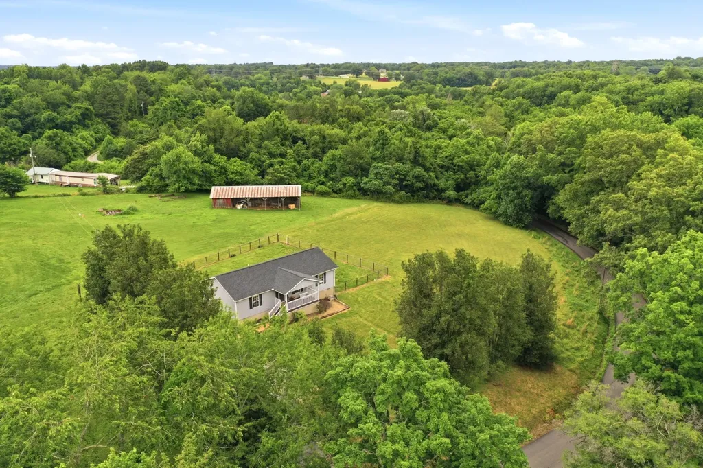 3166 Burr Road Springfield TN 37172