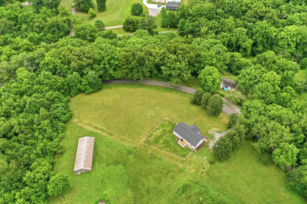 3166 Burr Road Springfield TN 37172