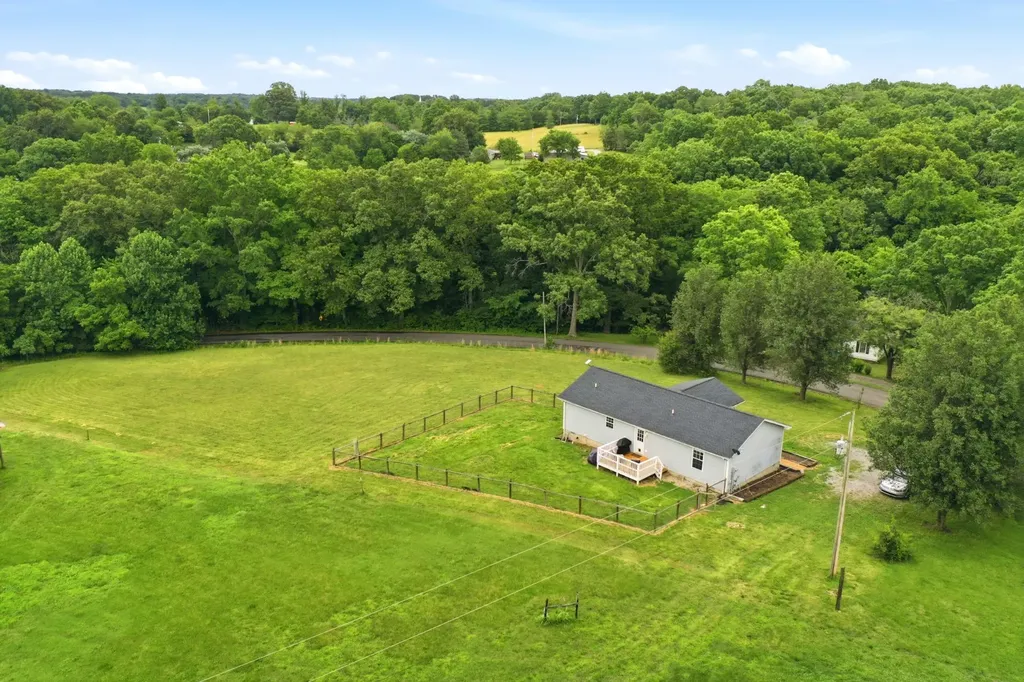 3166 Burr Road Springfield TN 37172