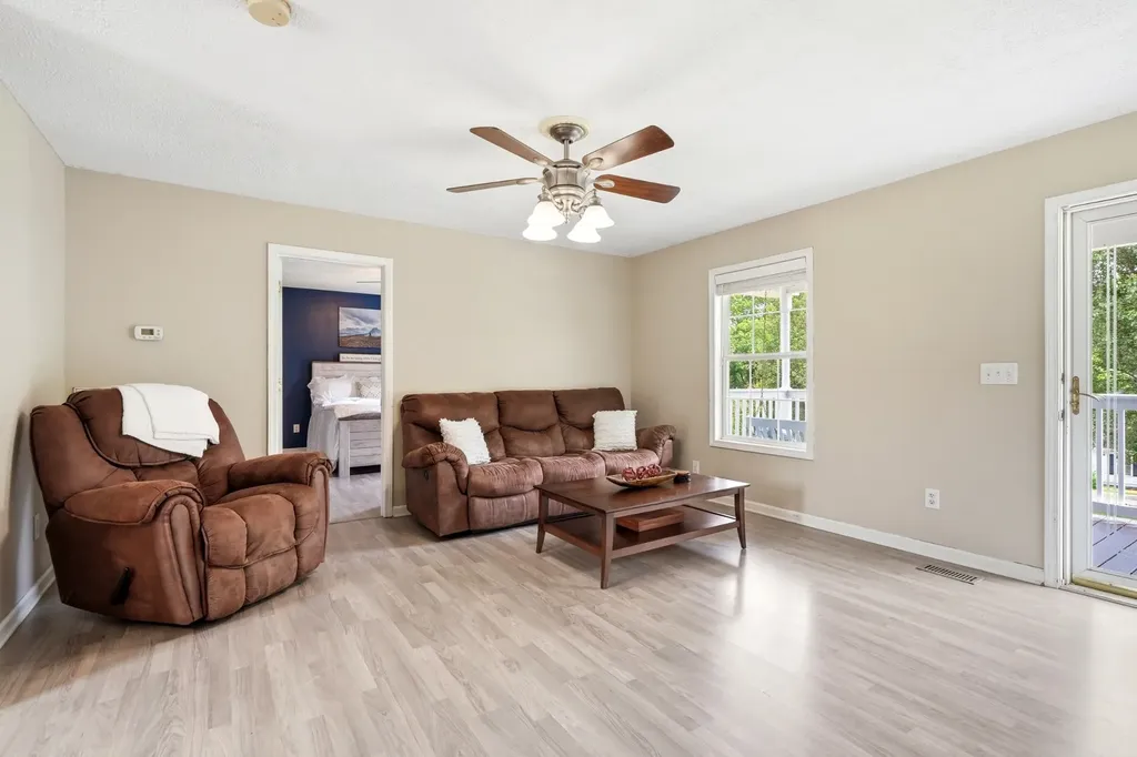 3166 Burr Road Springfield TN 37172