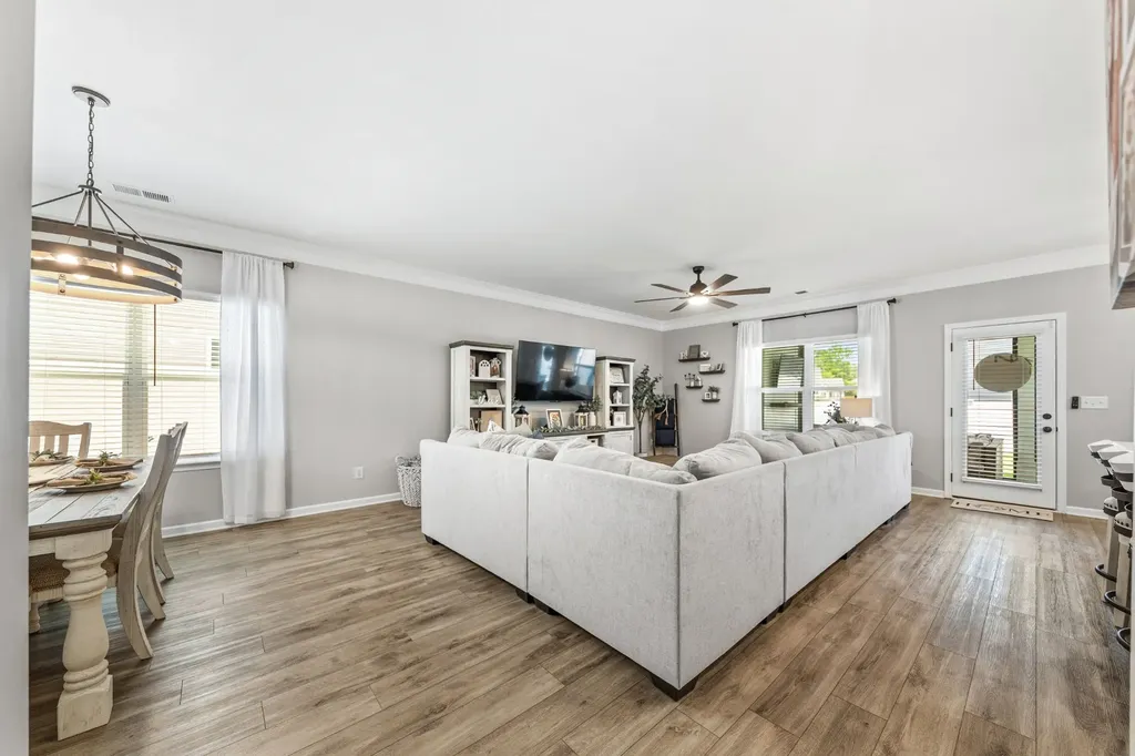 337 Geneva Lane Columbia TN 38401