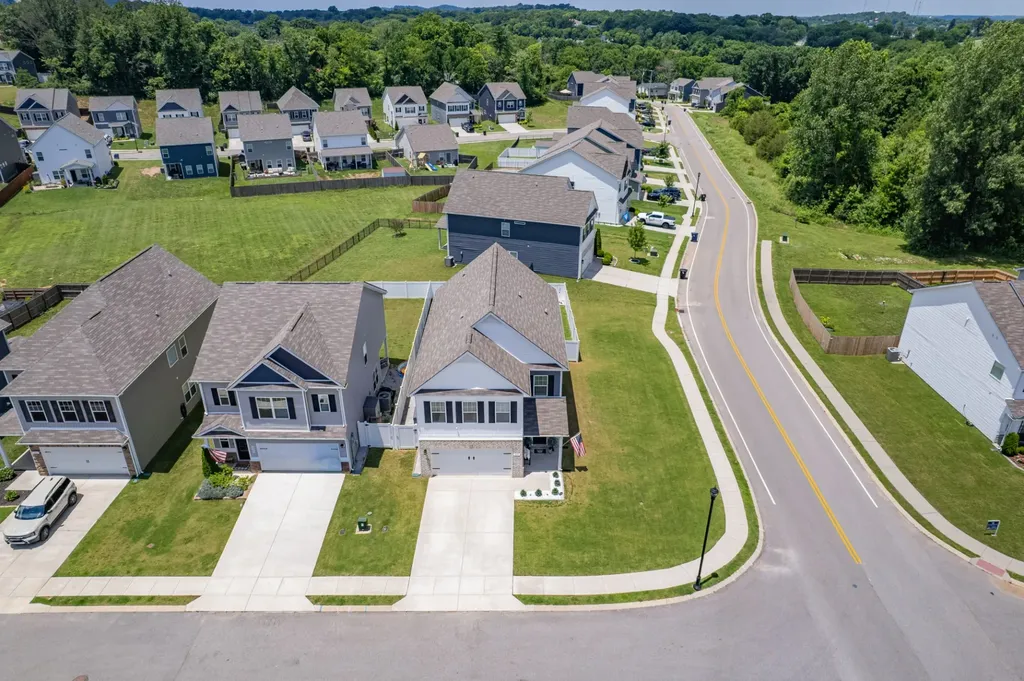 337 Geneva Lane Columbia TN 38401