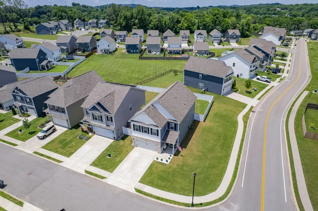 337 Geneva Lane Columbia TN 38401