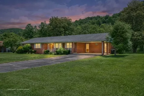 1221 Obey Drive Celina TN 38551