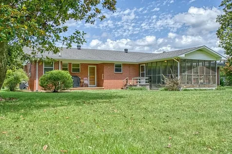 1221 Obey Drive Celina TN 38551