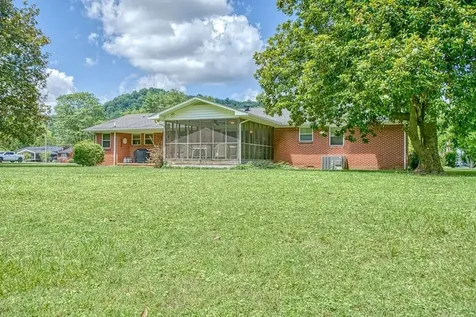 1221 Obey Drive Celina TN 38551