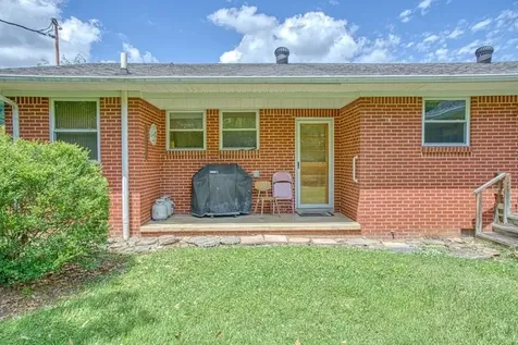 1221 Obey Drive Celina TN 38551