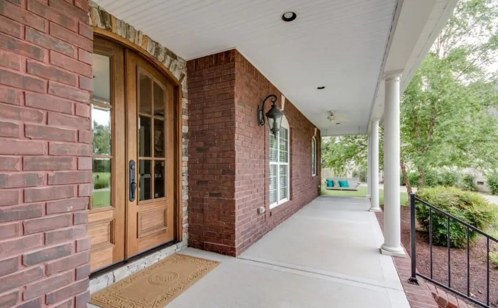 1910 Baskinbrook Court Murfreesboro TN 37130