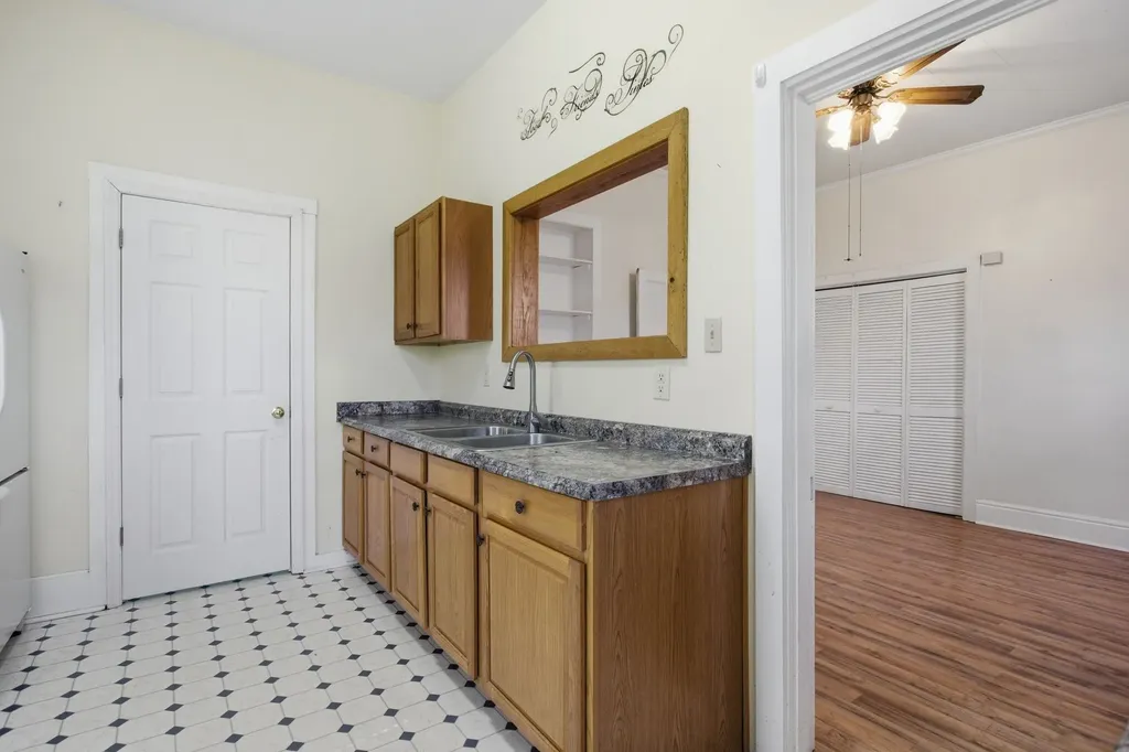102 South Locust Street Mount Pleasant TN 38474
