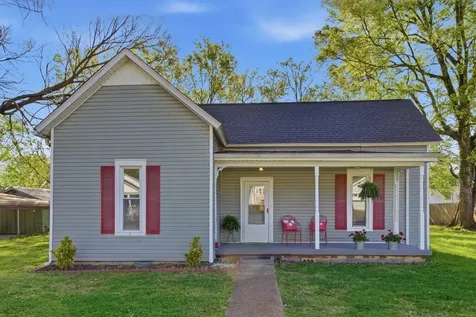 102 South Locust Street Mount Pleasant TN 38474
