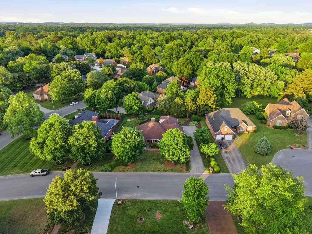 1907 Chartwell Court Murfreesboro TN 37130